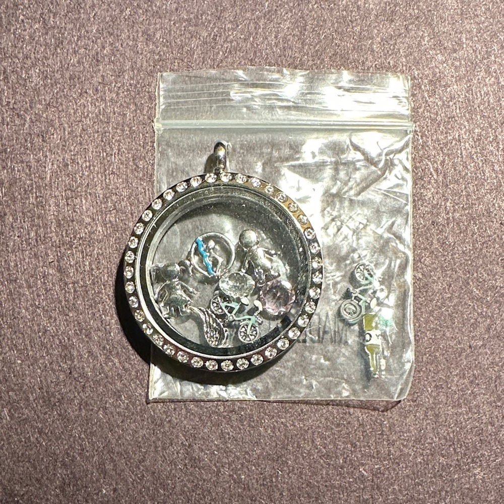 Origami Owl Silver Tone Locket with assorted floating charms